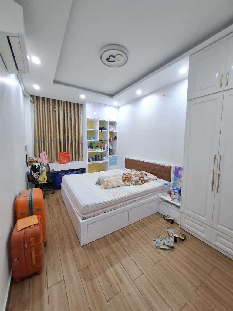 >>BIỆT THỰ NGAY CHỢ BÌNH CHÁNH<<